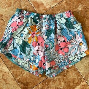 Adidas girls floral running shorts sz XL (16)